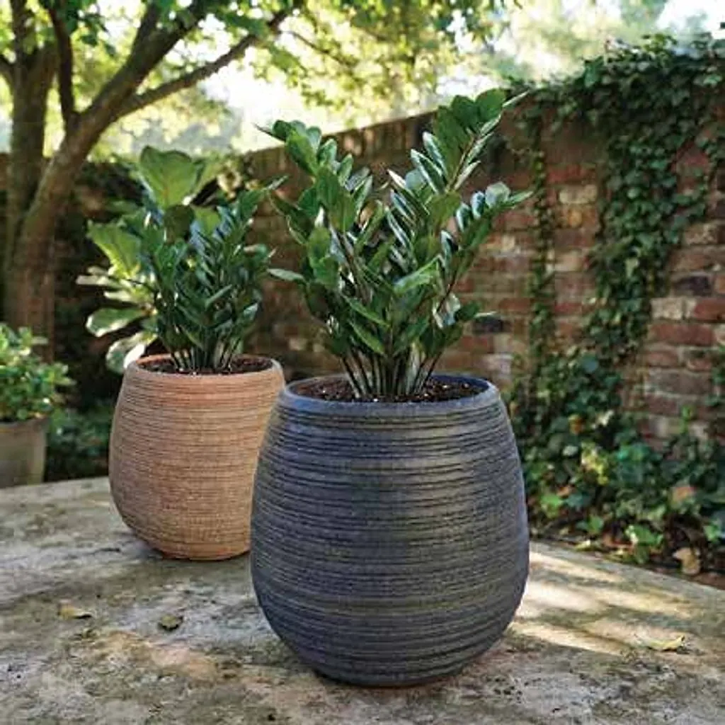 Nova Pots planter by Urban Grow